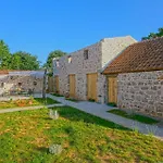 Vila Heritage House Vrime - Stone House With Heated Pool