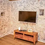 Heritage House Vrime - Stone House With Heated Pool