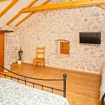 Heritage House Vrime - Stone House With Heated Pool Vila