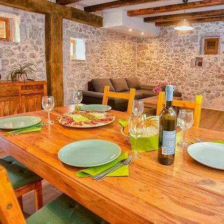 Heritage House Vrime - Stone House With Heated Pool