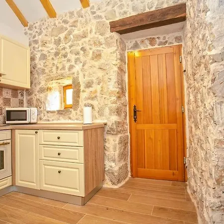 Villa Heritage House Vrime - Stone House With Heated Pool Velika Cista (Sibenik-Knin)