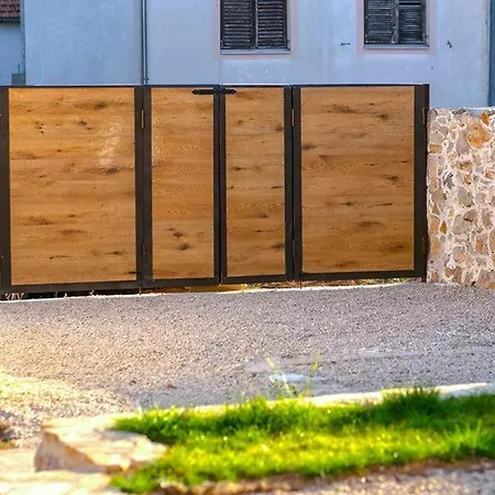 Heritage House Vrime - Stone House With Heated Pool וילה