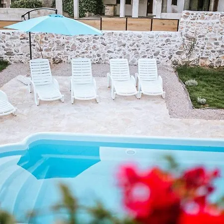 ヴィラ Heritage House Vrime - Stone House With Heated Pool *