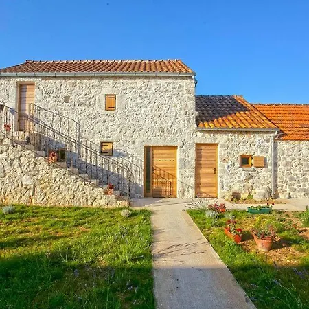 Villa Heritage House Vrime - Stone House With Heated Pool