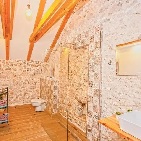 Villa Heritage House Vrime - Stone House With Heated Pool Velika Cista (Sibenik-Knin)