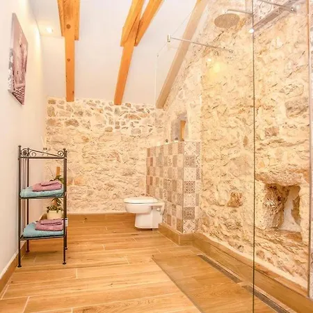 Villa Heritage House Vrime - Stone House With Heated Pool Velika Cista (Sibenik-Knin)