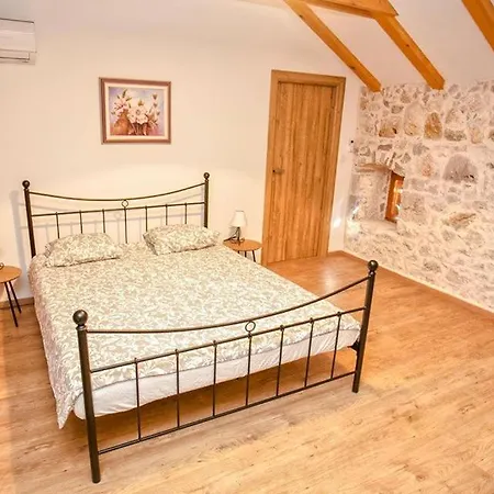 Heritage House Vrime - Stone House With Heated Pool Willa *