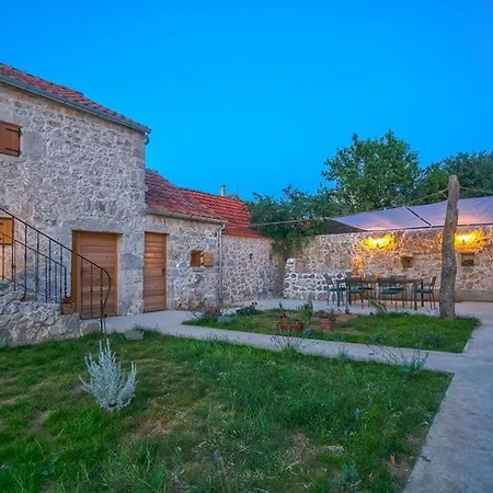 Villa Heritage House Vrime - Stone House With Heated Pool Velika Cista (Sibenik-Knin)