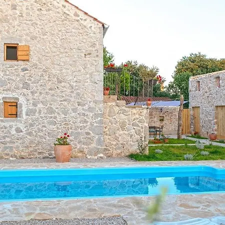 Heritage House Vrime - Stone House With Heated Pool Velika Cista (Sibenik-Knin)