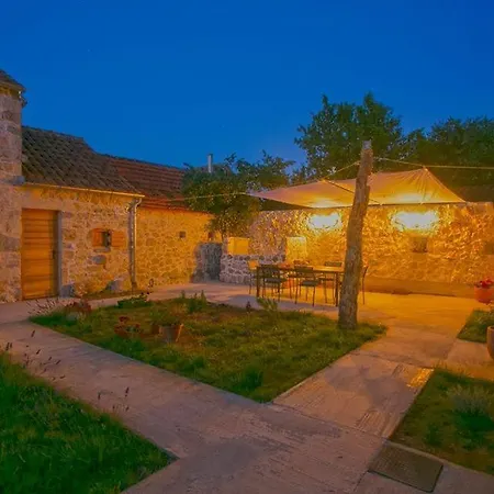 Heritage House Vrime - Stone House With Heated Pool * Velika Cista (Sibenik-Knin)