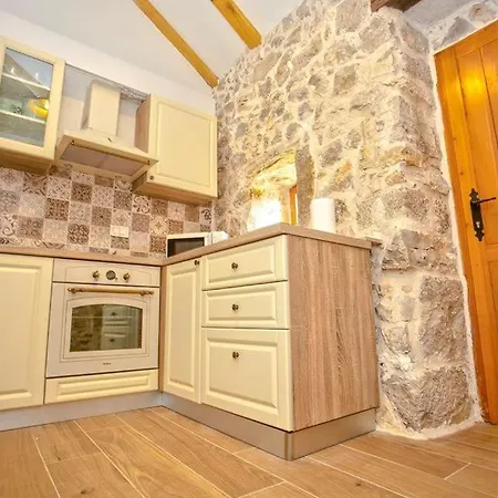 Willa Heritage House Vrime - Stone House With Heated Pool Velika Cista (Sibenik-Knin)