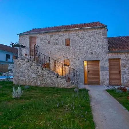 Heritage House Vrime - Stone House With Heated Pool Willa