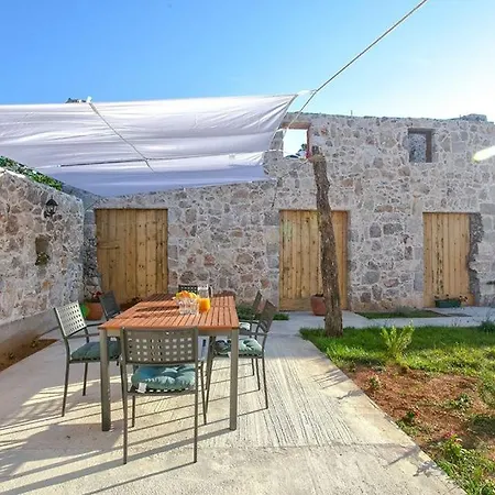 Heritage House Vrime - Stone House With Heated Pool Willa *