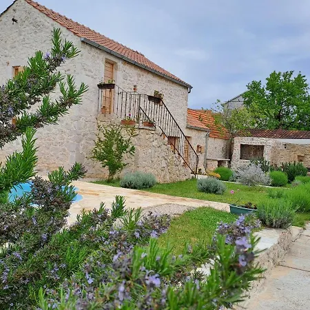Villa Heritage House Vrime - Stone House With Heated Pool Velika Cista (Sibenik-Knin)