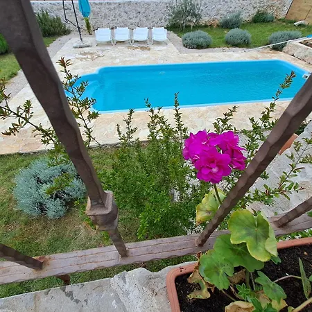 Heritage House Vrime - Stone House With Heated Pool *