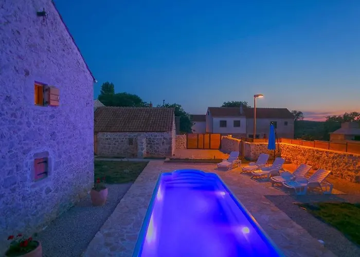 Heritage House Vrime - Stone House With Heated Pool * Velika Cista (Sibenik-Knin)