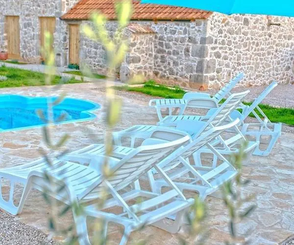 Heritage House Vrime - Stone House With Heated Pool