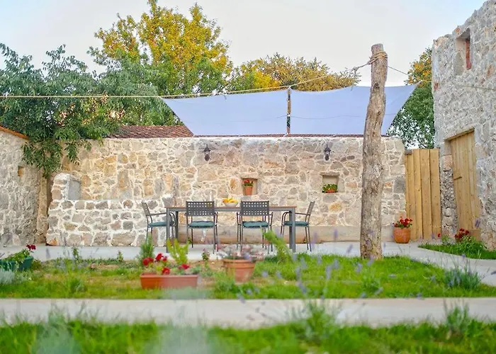 Heritage House Vrime - Stone House With Heated Pool * Velika Cista (Sibenik-Knin)