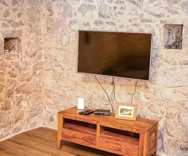 Heritage House Vrime - Stone House With Heated Pool