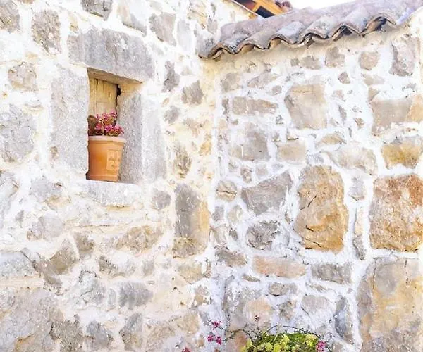 Heritage House Vrime - Stone House With Heated Pool