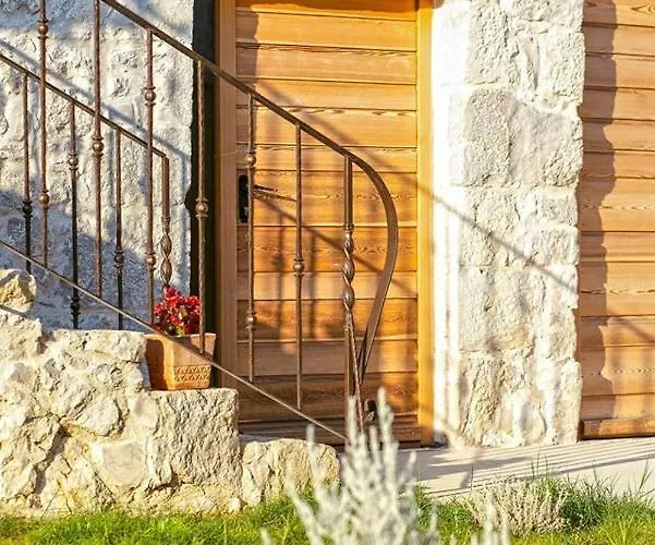 Villa Heritage House Vrime - Stone House With Heated Pool