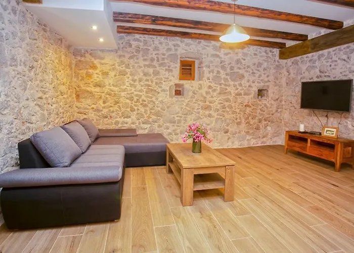 Heritage House Vrime - Stone House With Heated Pool Velika Cista (Sibenik-Knin)