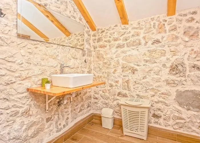 Heritage House Vrime - Stone House With Heated Pool * Velika Cista (Sibenik-Knin)