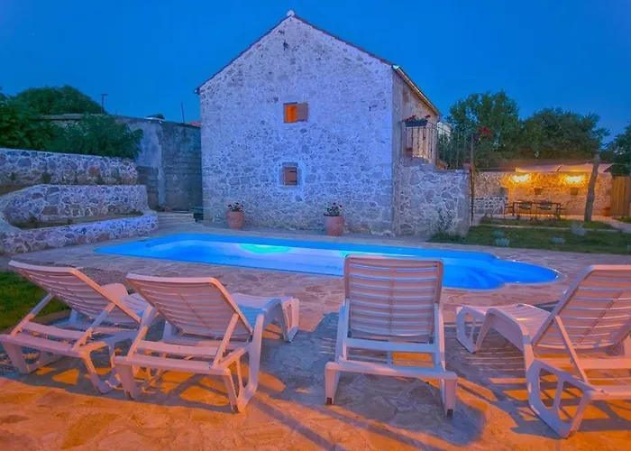 Villa Heritage House Vrime - Stone House With Heated Pool *