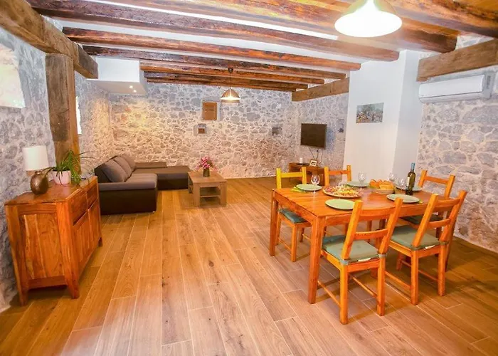 Heritage House Vrime - Stone House With Heated Pool * Velika Cista (Sibenik-Knin)