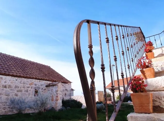 Heritage House Vrime - Stone House With Heated Pool