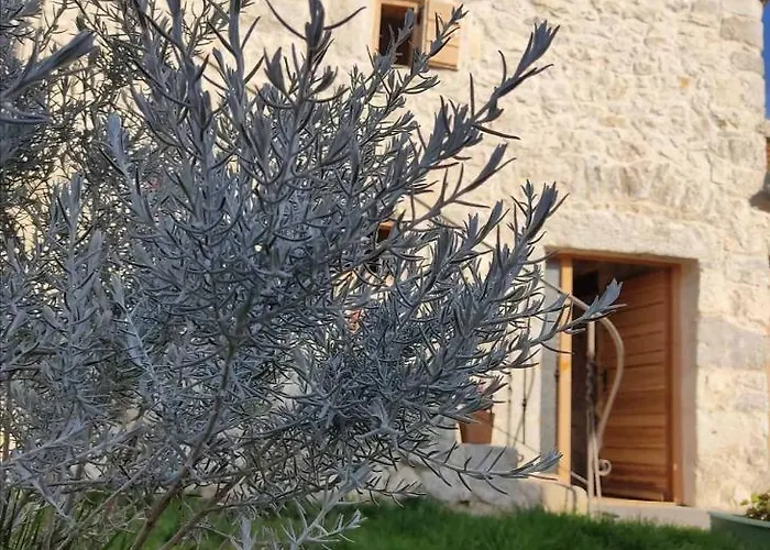 Heritage House Vrime - Stone House With Heated Pool