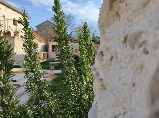 Heritage House Vrime - Stone House With Heated Pool