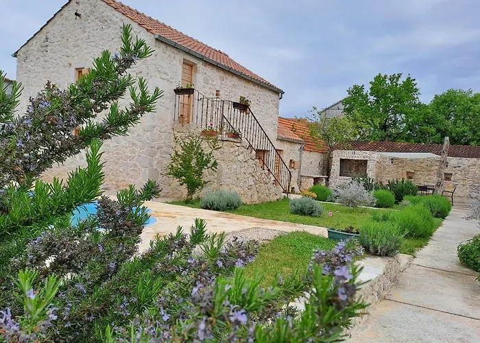 Villa Heritage House Vrime - Stone House With Heated Pool Velika Cista (Sibenik-Knin)