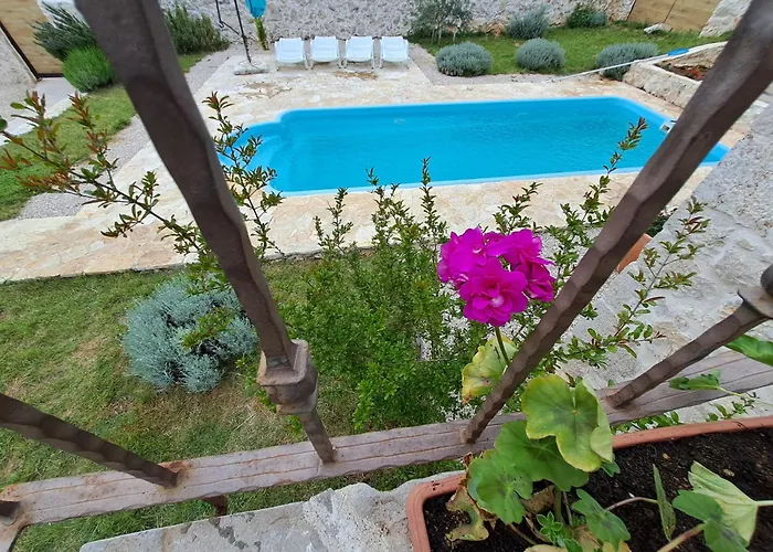 Heritage House Vrime - Stone House With Heated Pool *